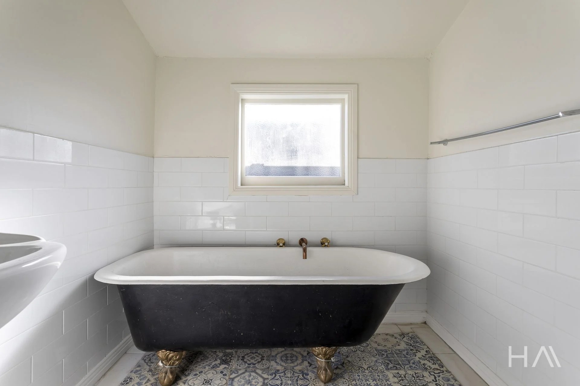 1/24 Meander Valley Road, Carrick Harrison Agents