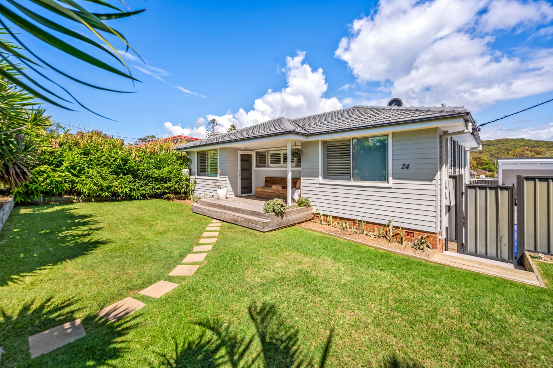 24 Alexander Avenue, Caves Beach 3Realty Lake Macquarie