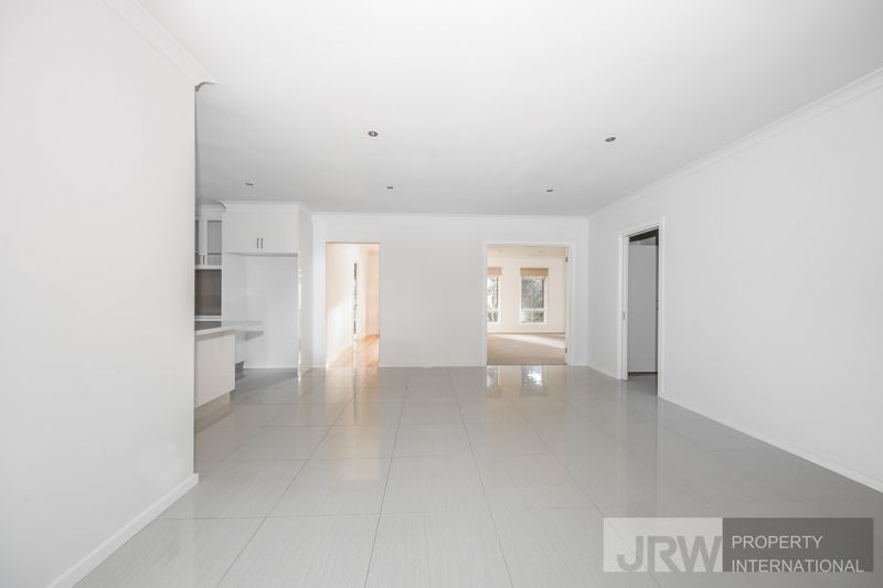 2/6 Forest Court, GLEN WAVERLEY JRW Property International