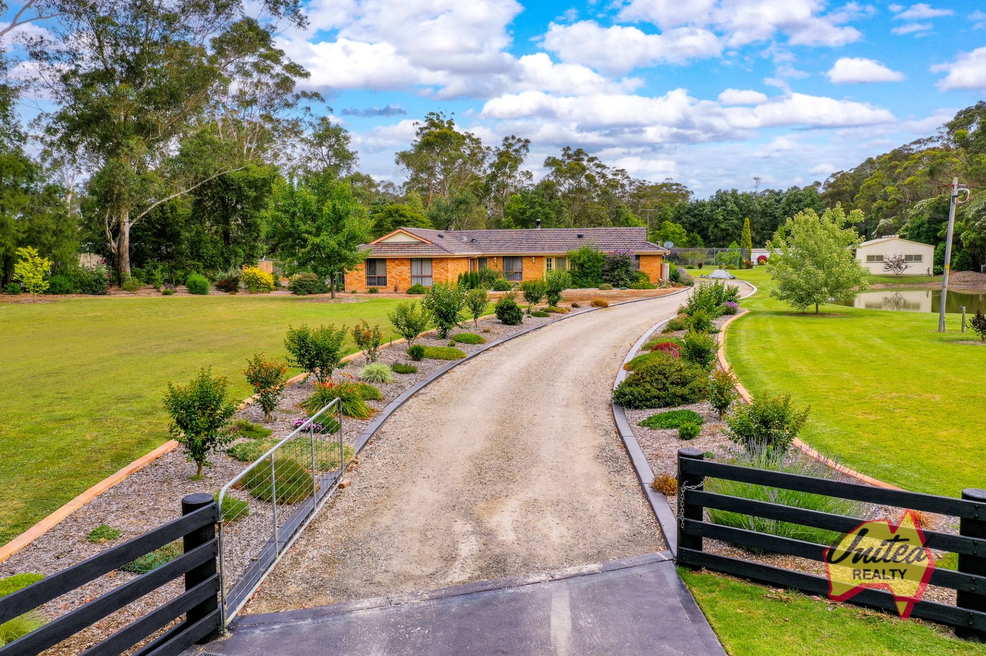 195 Binalong Road, Belimbla Park United Realty