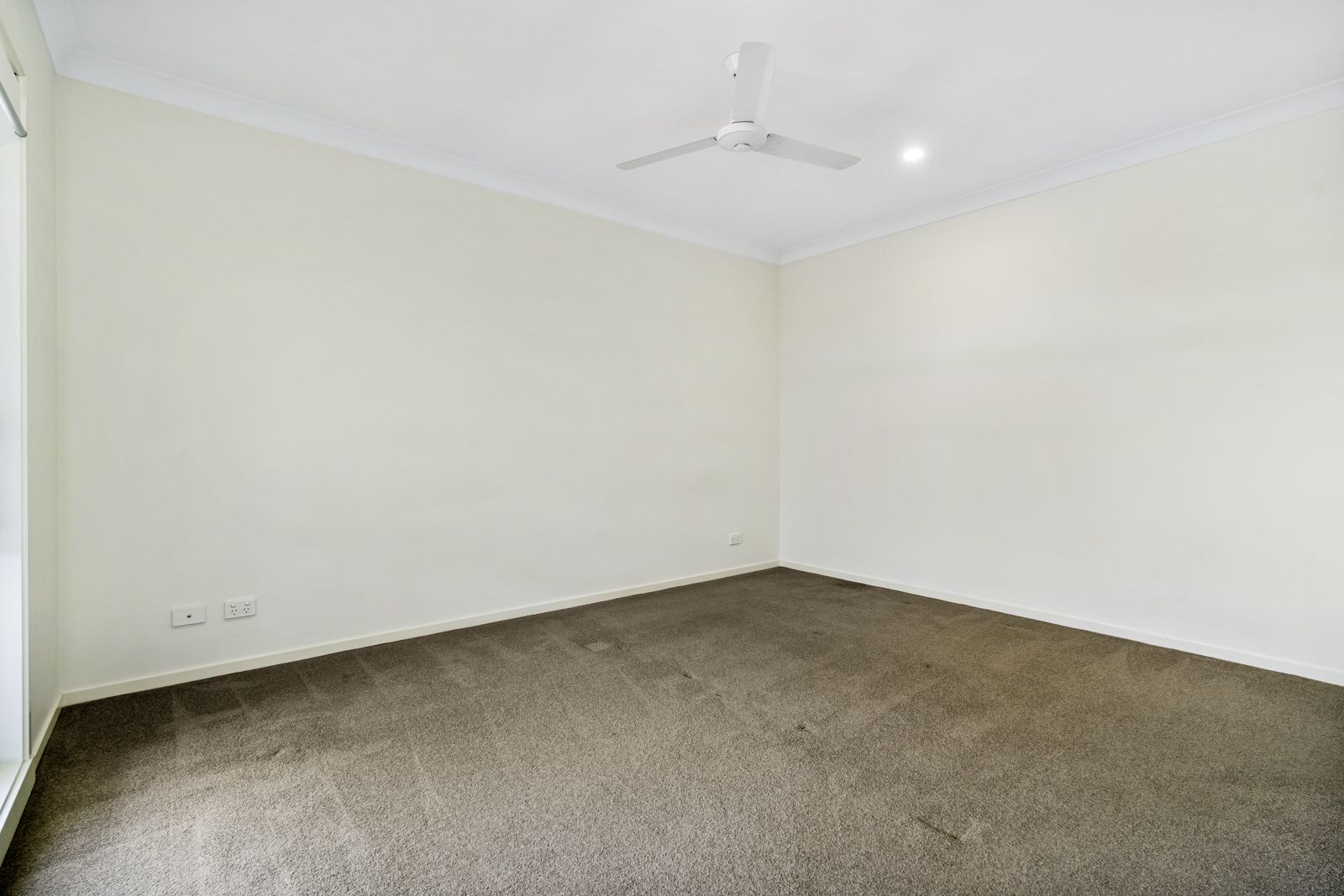 Real Estate For Lease 13 Mannes Road Gledswood Hills , NSW