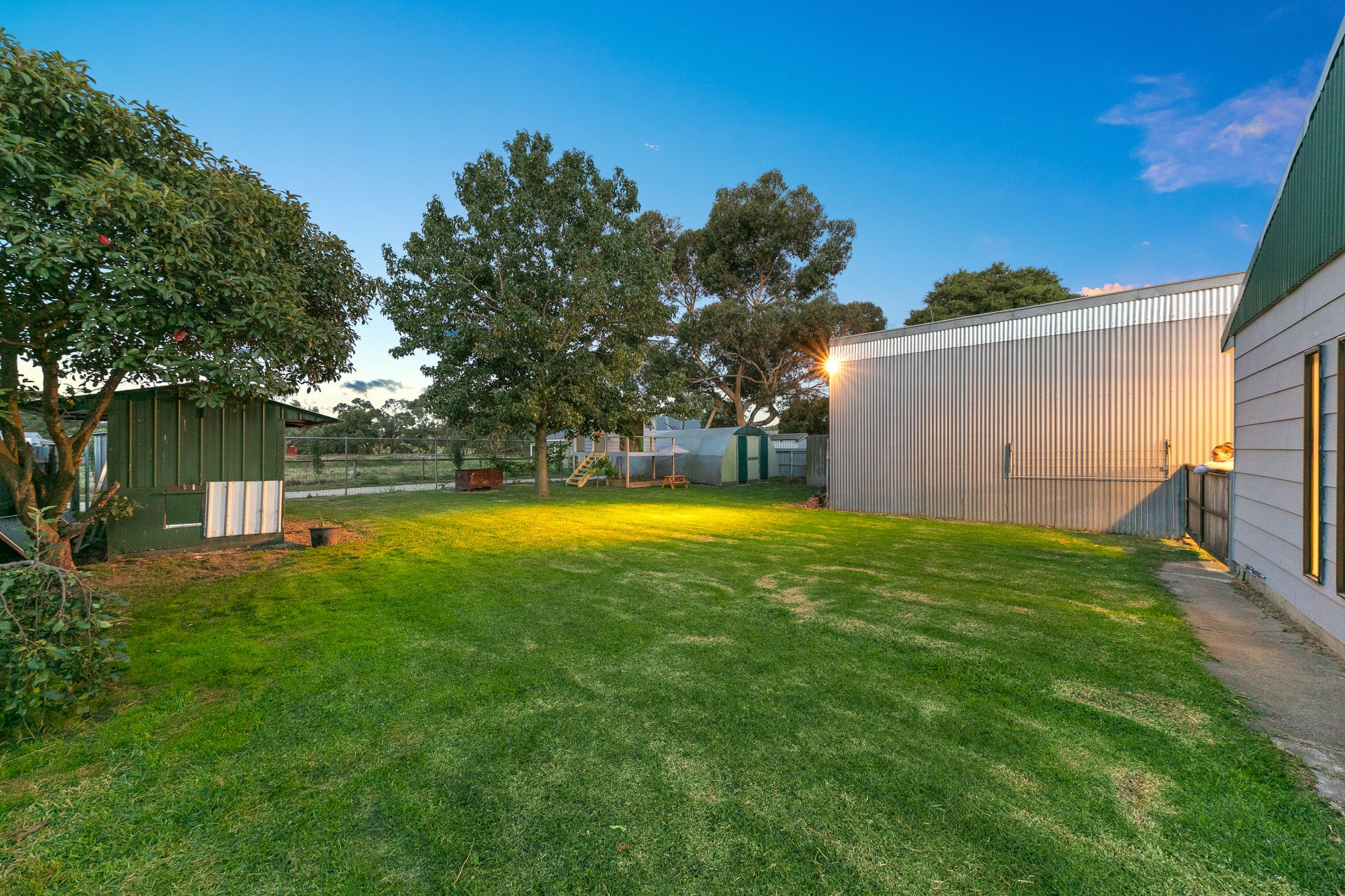 202 Toomuc Valley Road, Pakenham OBrien Real Estate