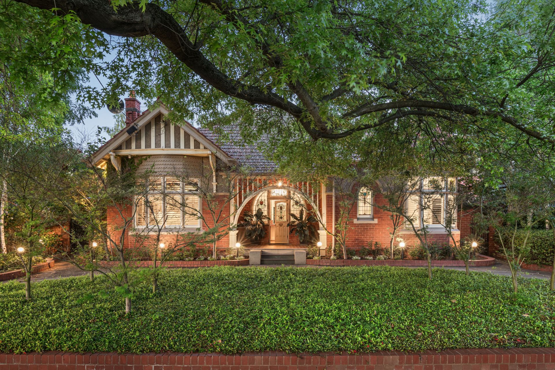 Kay & Burton 9 Hilda Crescent, Hawthorn