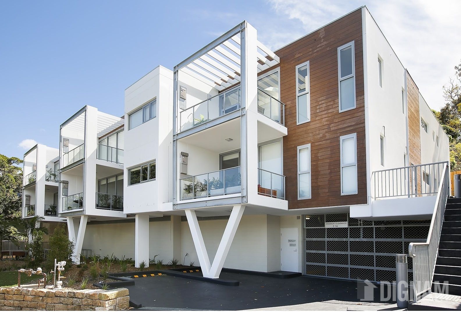 Sold property 590000 for 9/346348 Lawrence Hargrave Drive Thirroul