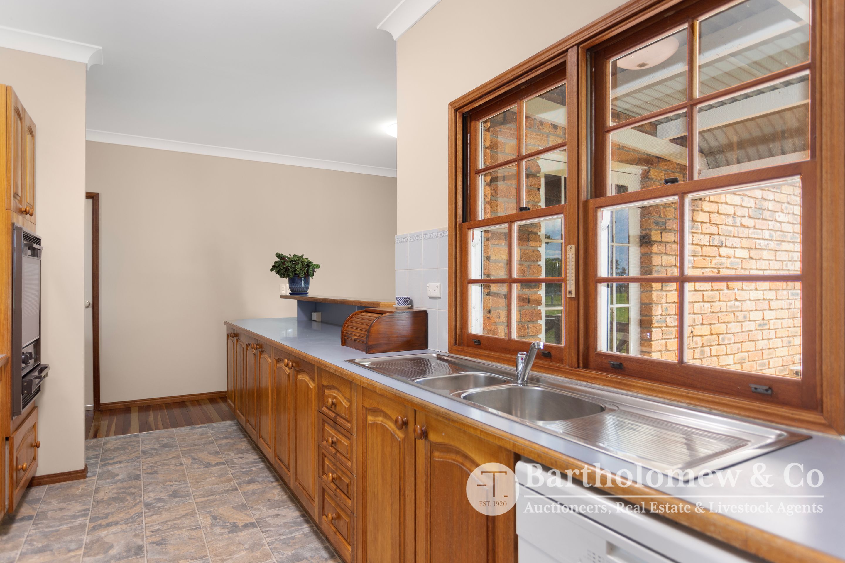 Real Estate For Sale 16 Milora Lane Milora , QLD