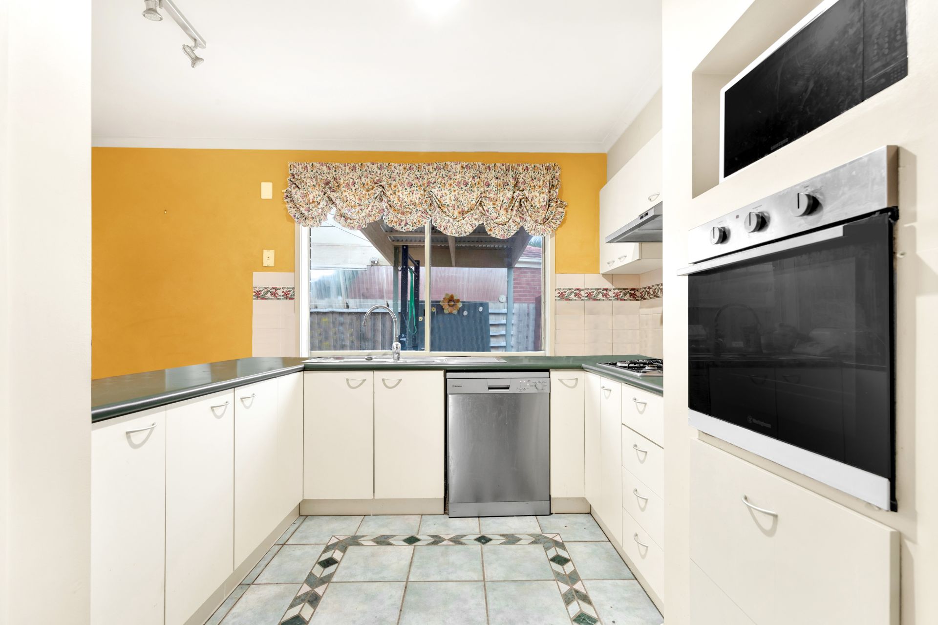 77 Wilmington Avenue, Hoppers Crossing OBrien Real Estate