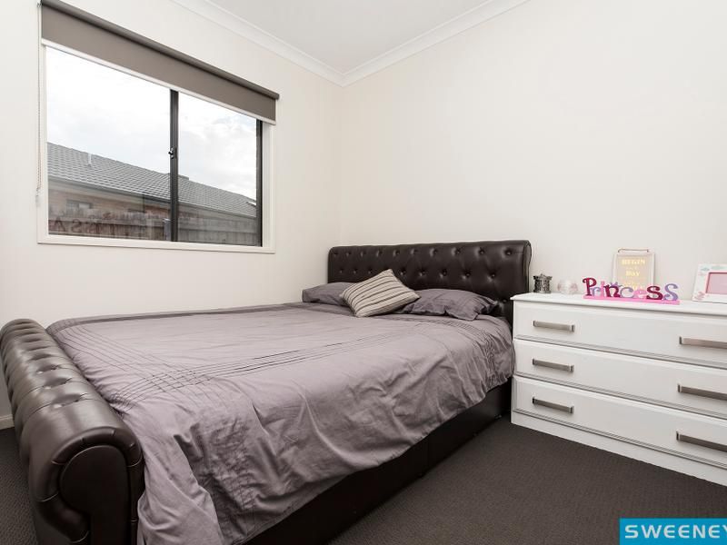 68 Woodlea Boulevard, ROCKBANK Sweeney Estate Agents