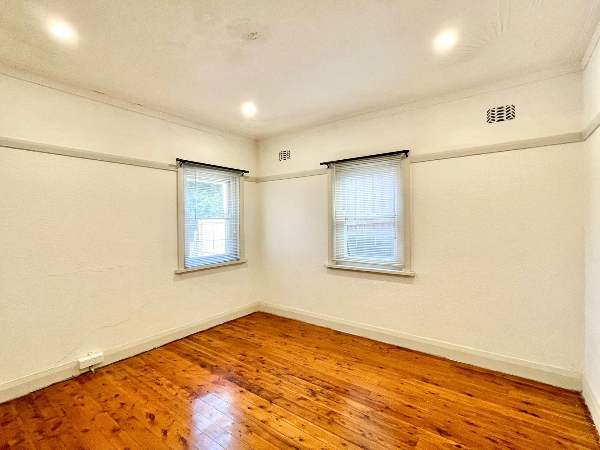 Real Estate For Lease 2/31 Longueville Road Lane Cove , NSW