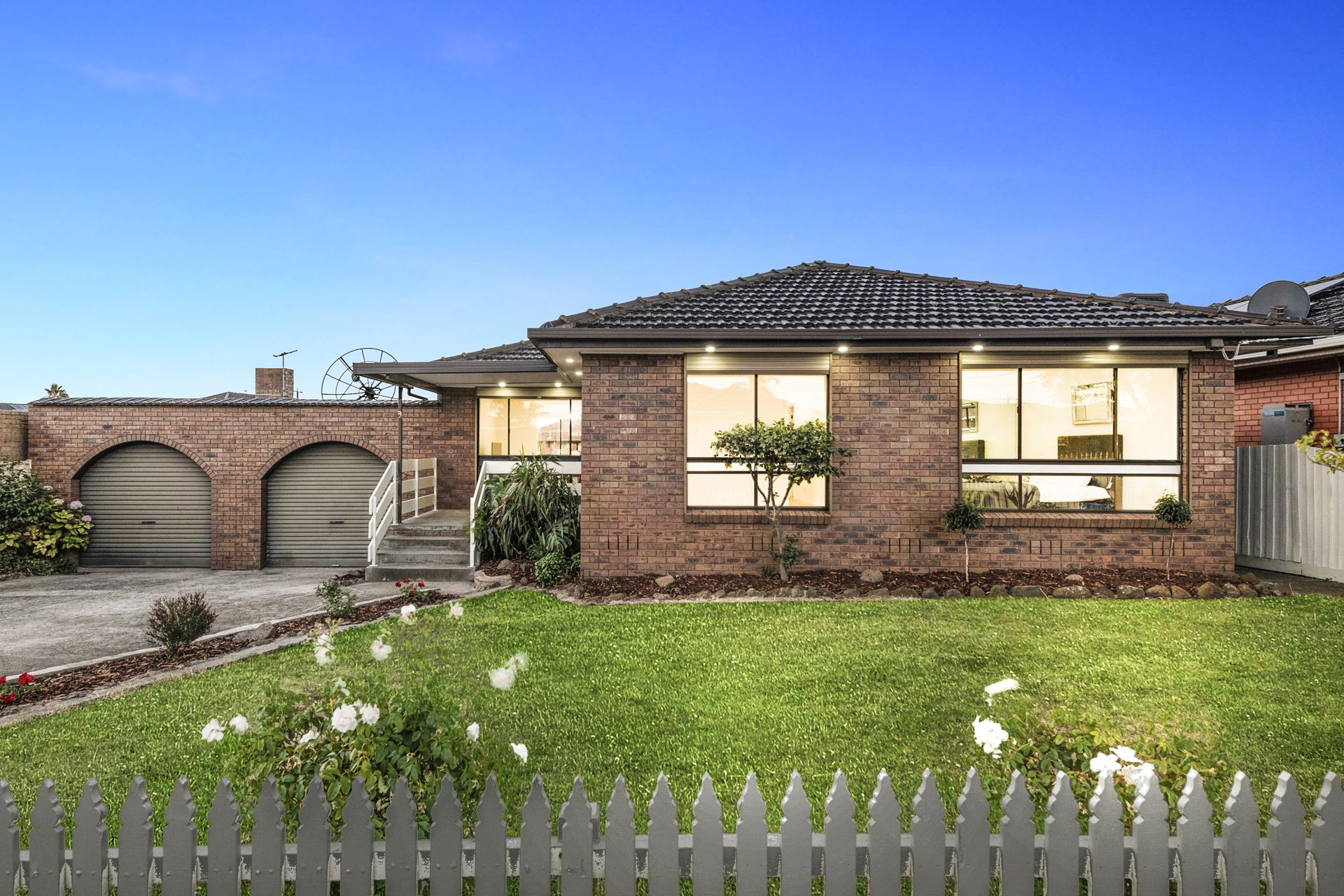 Real Estate For Sale 9 Carrington Boulevard Thomastown , VIC