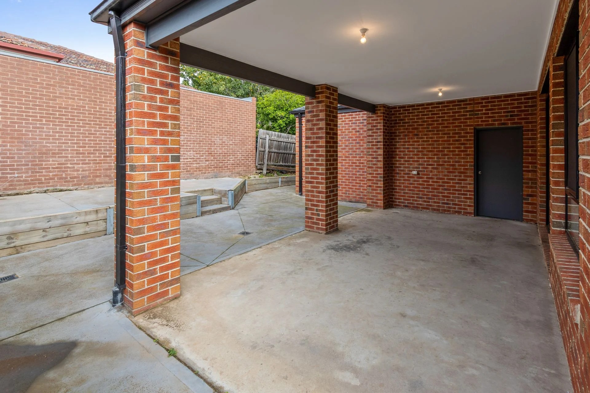 Real Estate For Sale 83 Settlement Road Bundoora , VIC