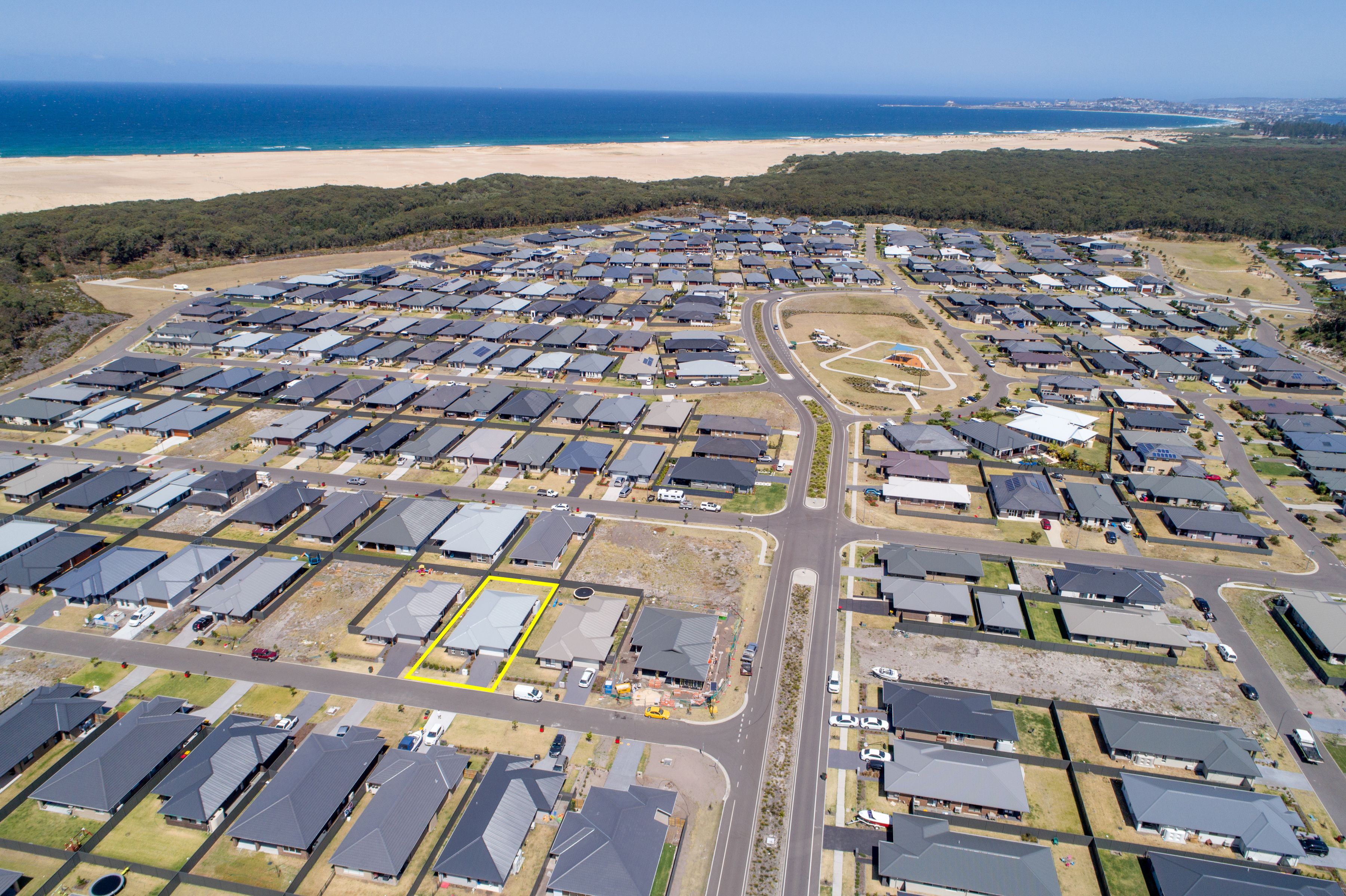 Sold property 6 Rosemary Street Fern Bay , NSW 2295