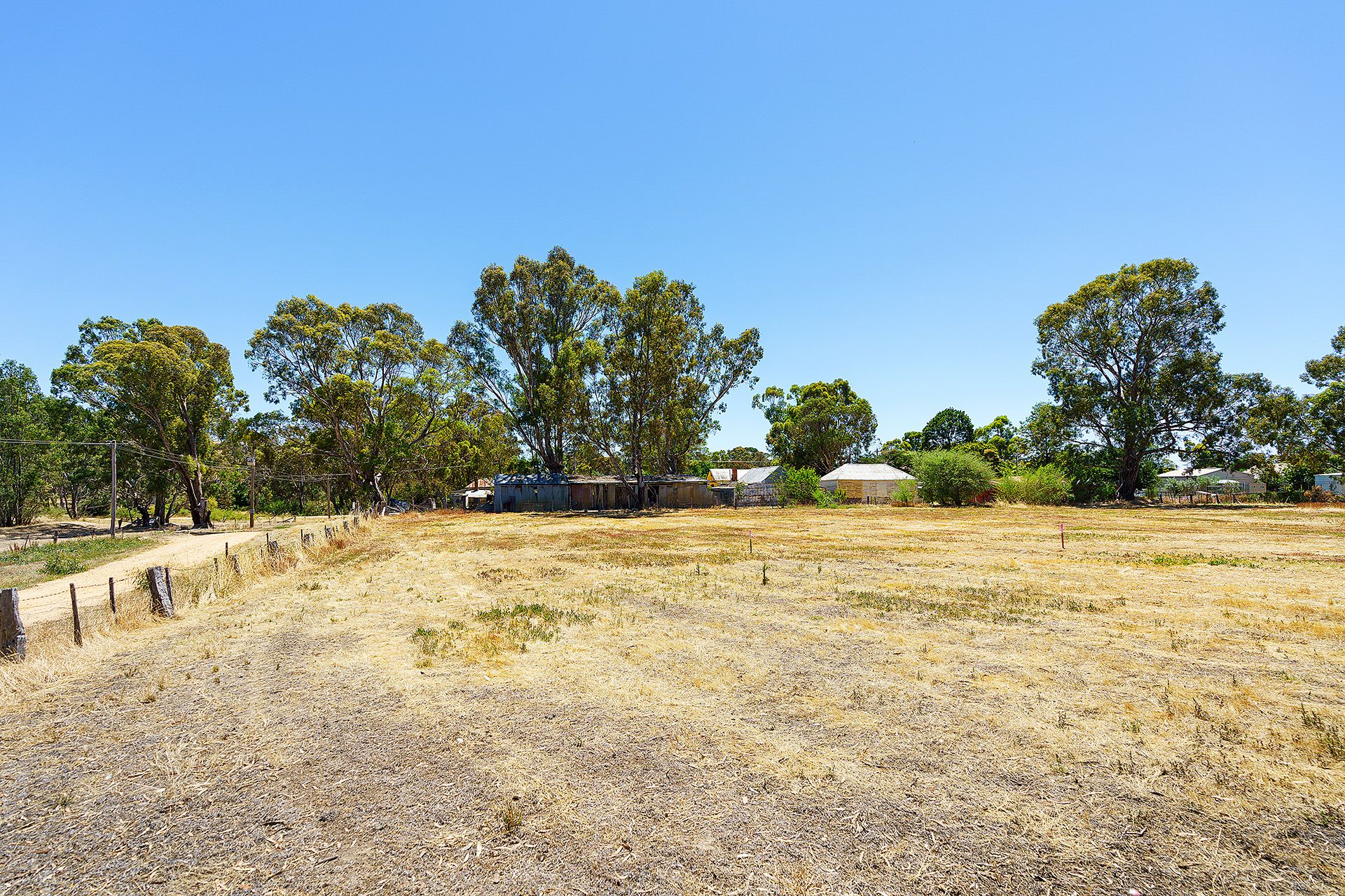 Real Estate For Sale C/A 30A/ Argall Street Redbank , VIC