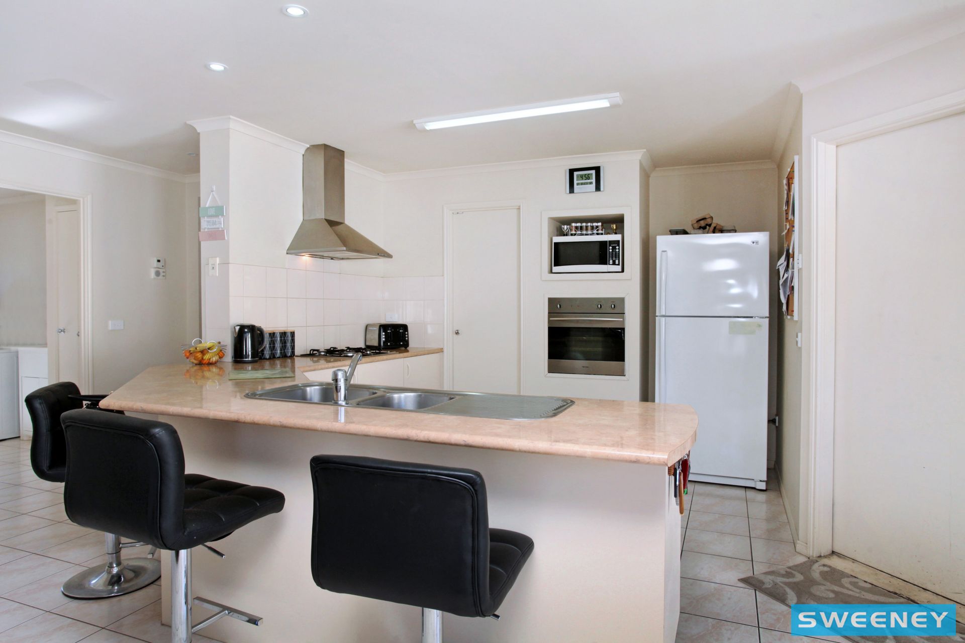 7 Daintree Retreat, Caroline Springs Sweeney Estate Agents