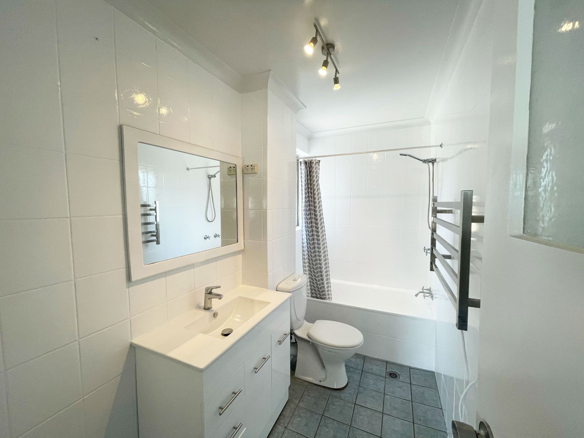 10/5 Longworth Avenue, Eastlakes MyPlace Estate Agents