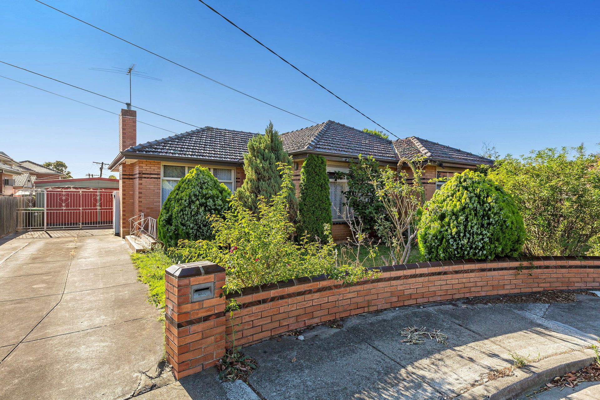 17 Barnard Court, Sunshine Sweeney Estate Agents