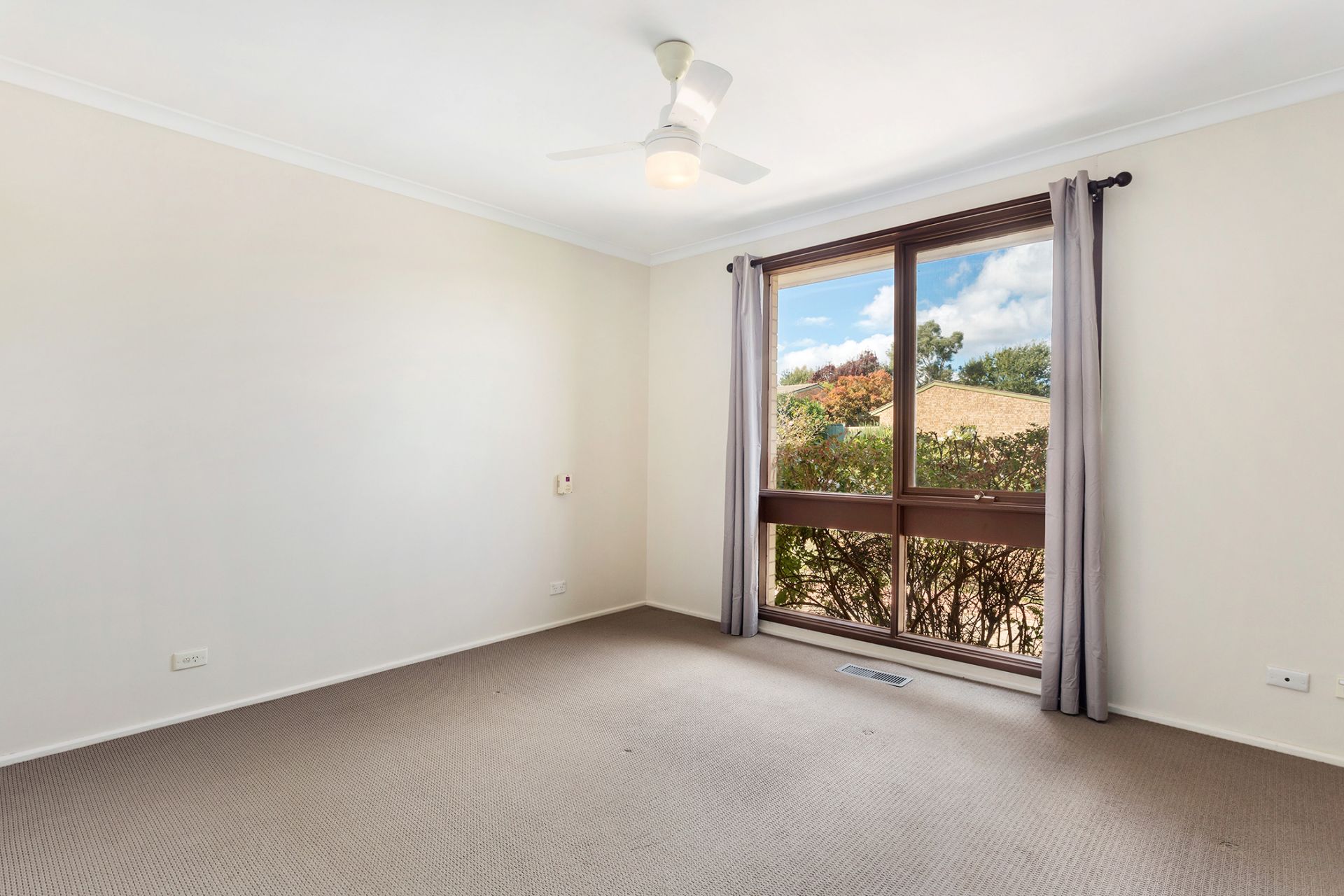 Real Estate For Lease 42 Kirkland Circuit Macgregor , ACT