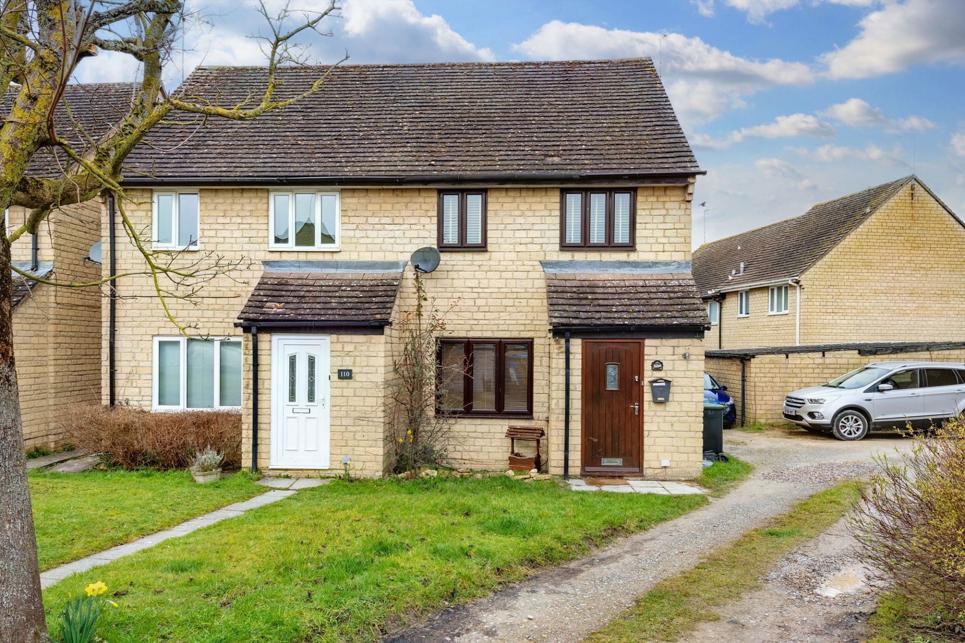 Oxlease, Witney, OX28 Martyn Cox & Company