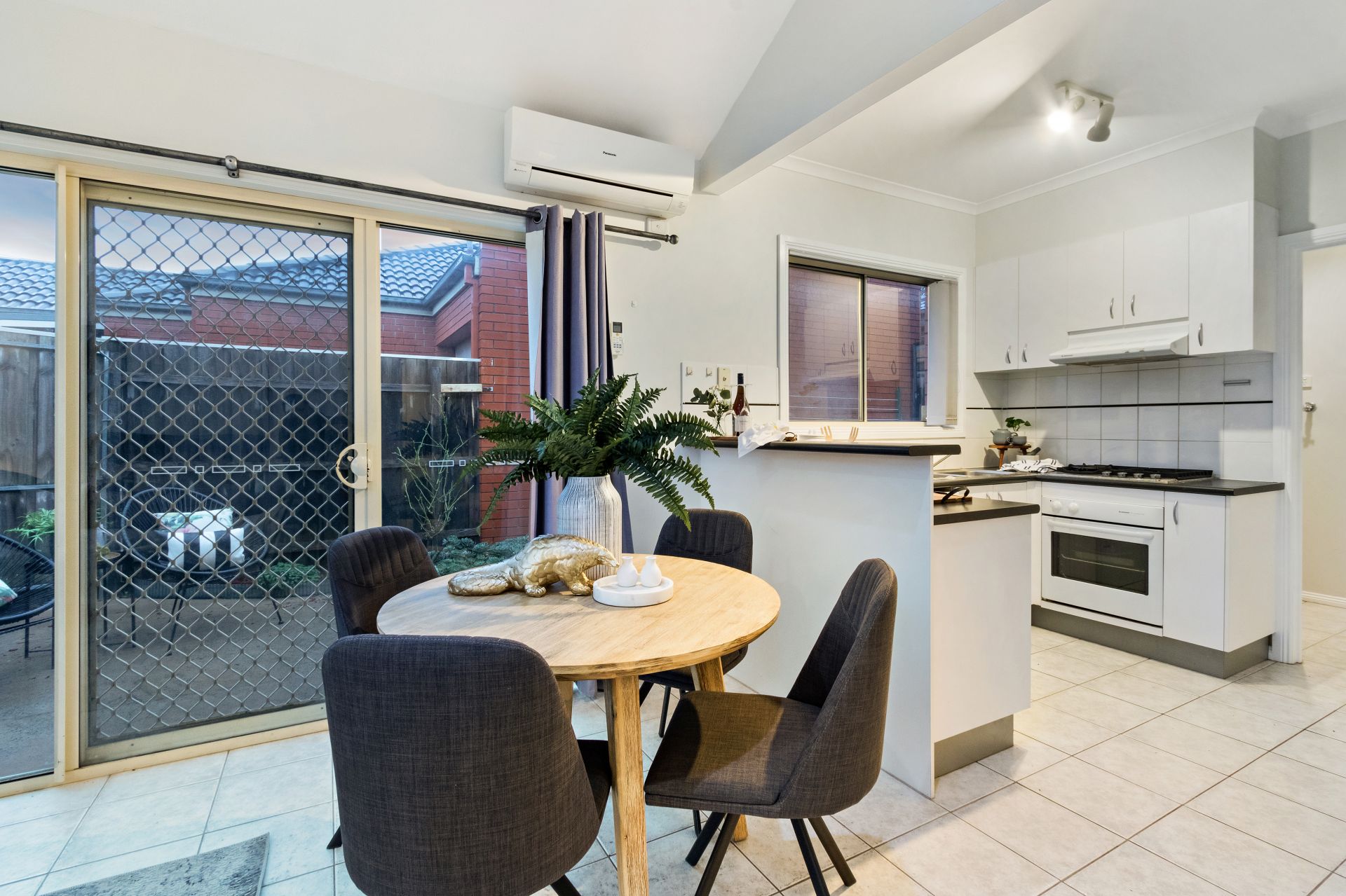 Real Estate For Sale 2/6 McCrae Street Reservoir , VIC