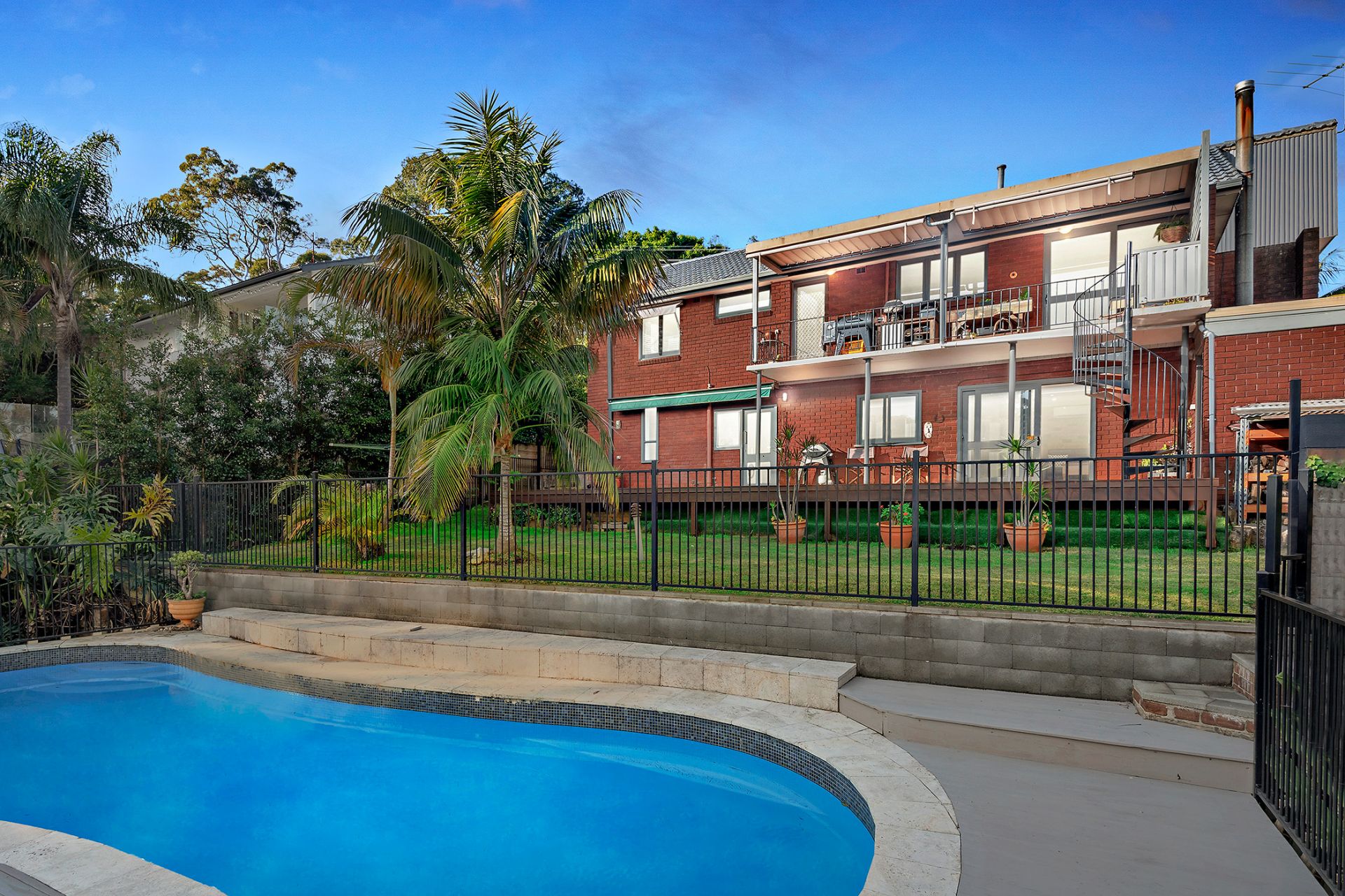 8 Dresden Avenue, Beacon Hill Skyline Real Estate