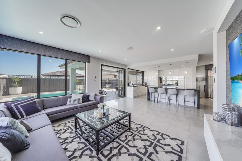 Real Estate For Sale 3 Hennings Way Gledswood Hills , NSW