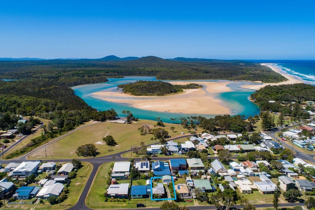 Real Estate For Sale 39 Schafer St Red Rock , NSW