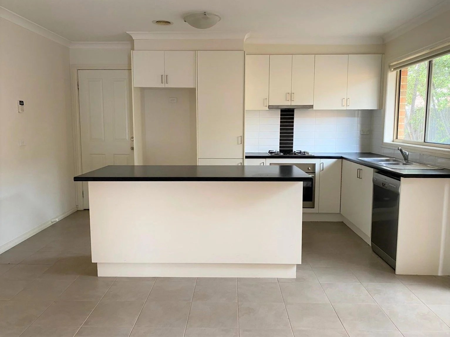 Real Estate For Lease 7 Jindabyne Avenue South Morang , VIC