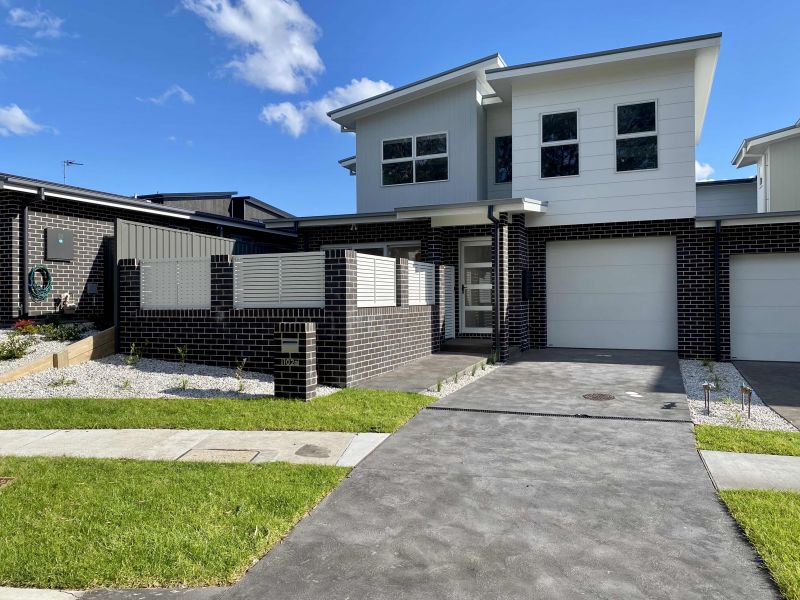 Real Estate For Lease 102a Crest Road Albion Park , NSW