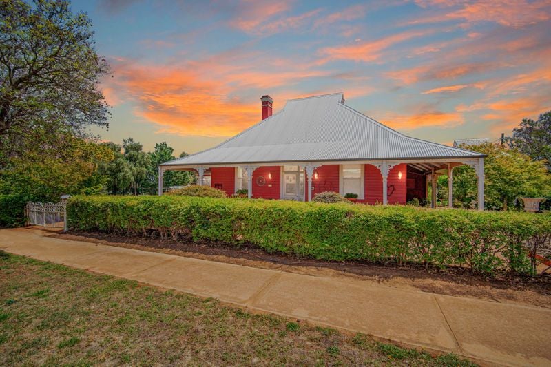 Real Estate For Sale 14 Mimosa St COOLAMON , NSW