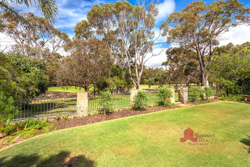 Real Estate For Sale 19 Turnberry Way Pelican Point , WA