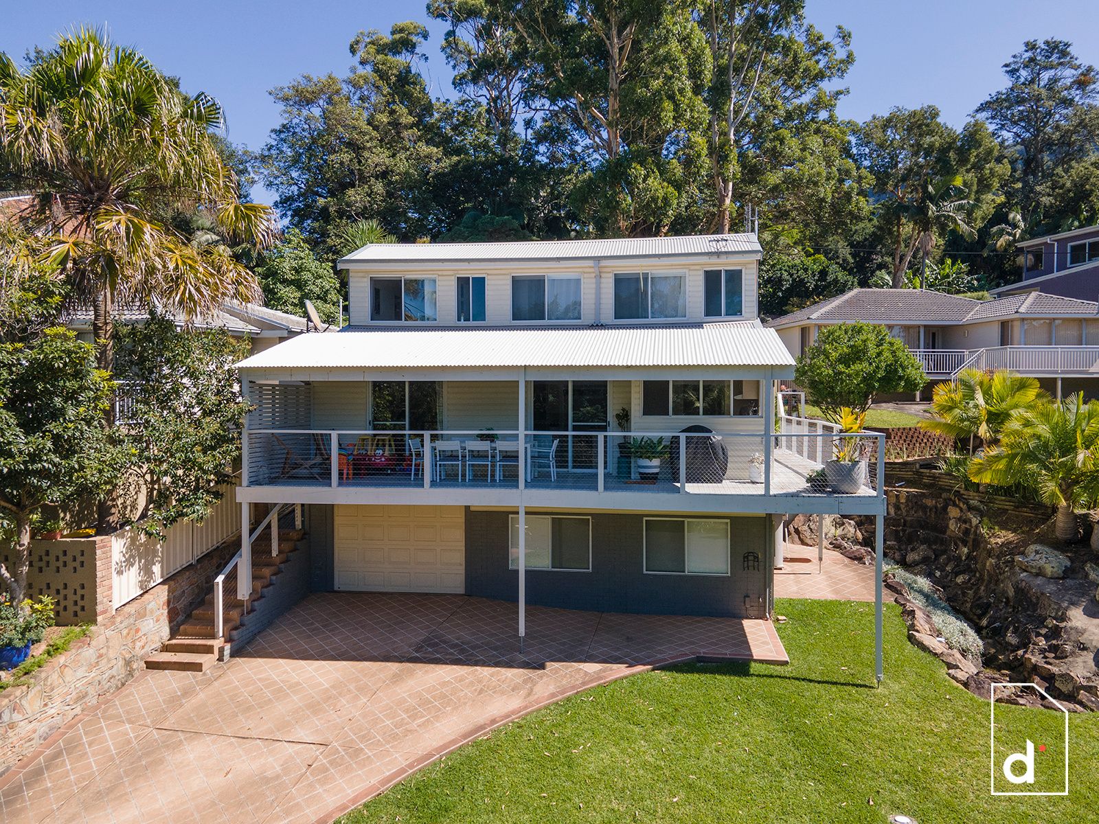 Sold property 1625000 for 4 Treetop Glen Thirroul , NSW 2515