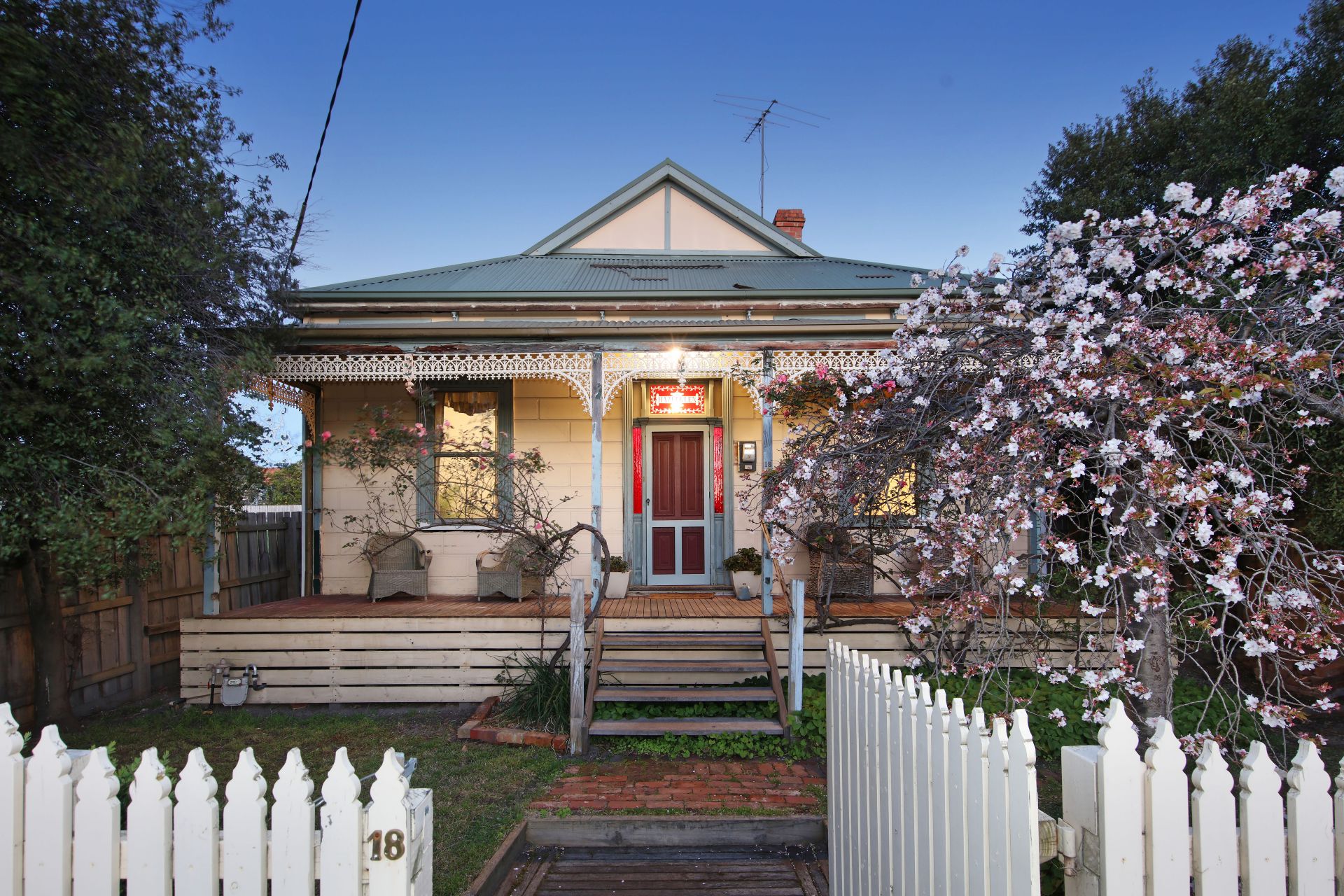 18 Tamar Grove, Oakleigh OBrien Real Estate