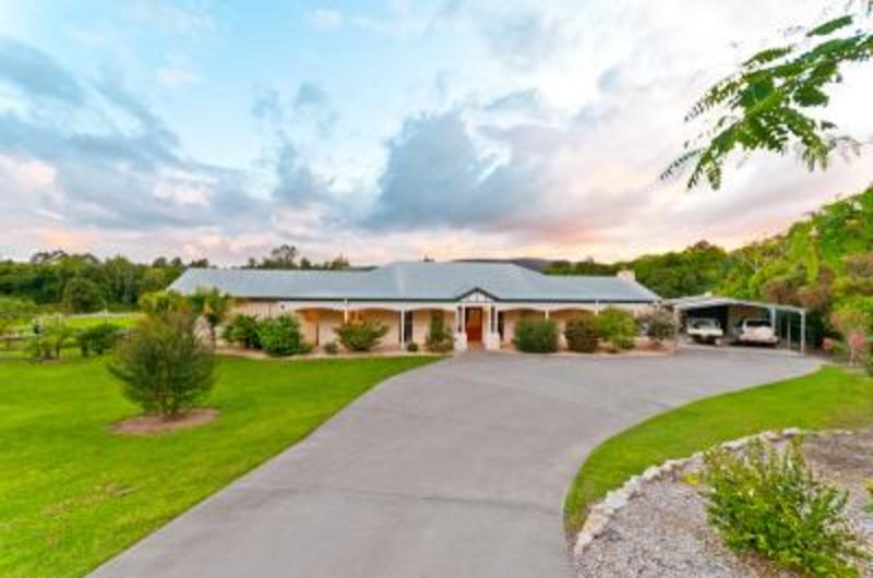 Real Estate For Sale 32 Castlewood Court Samford Valley , QLD