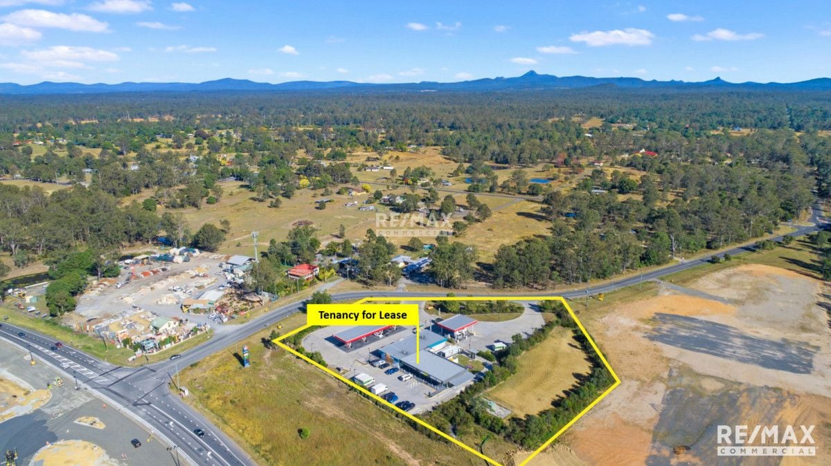 Real Estate For Commercial Lease 946960 Greenbank Road North