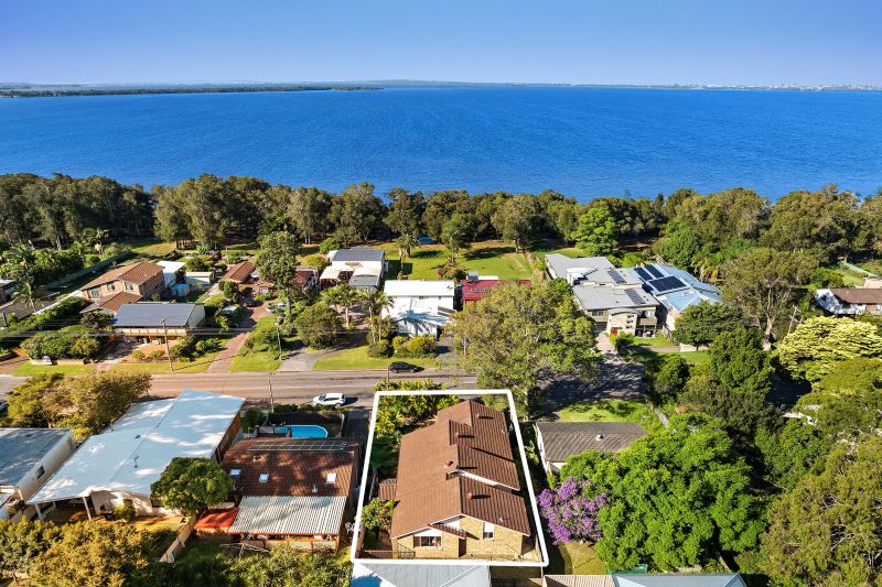 Real Estate For Sale 186 Lakedge Avenue Berkeley Vale , NSW