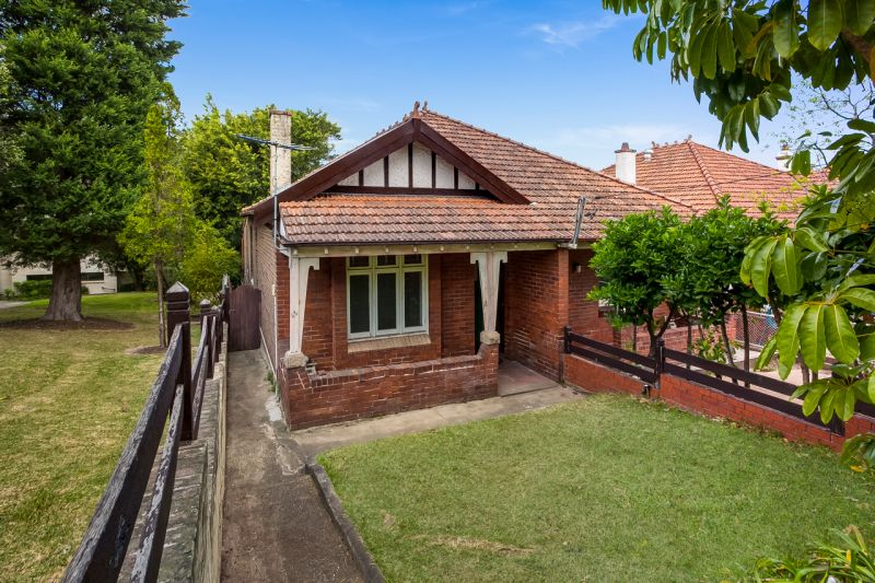 Real Estate For Sale 17 Crows Nest Road Waverton , NSW