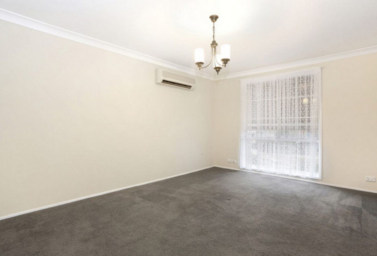 Real Estate For Lease 13 Merryweather Close Minto , NSW