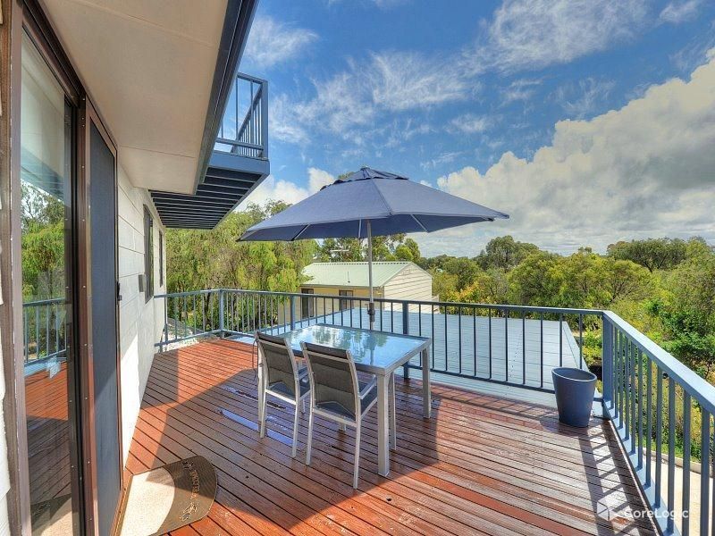 16 Waterway Road Preston Beach , WA