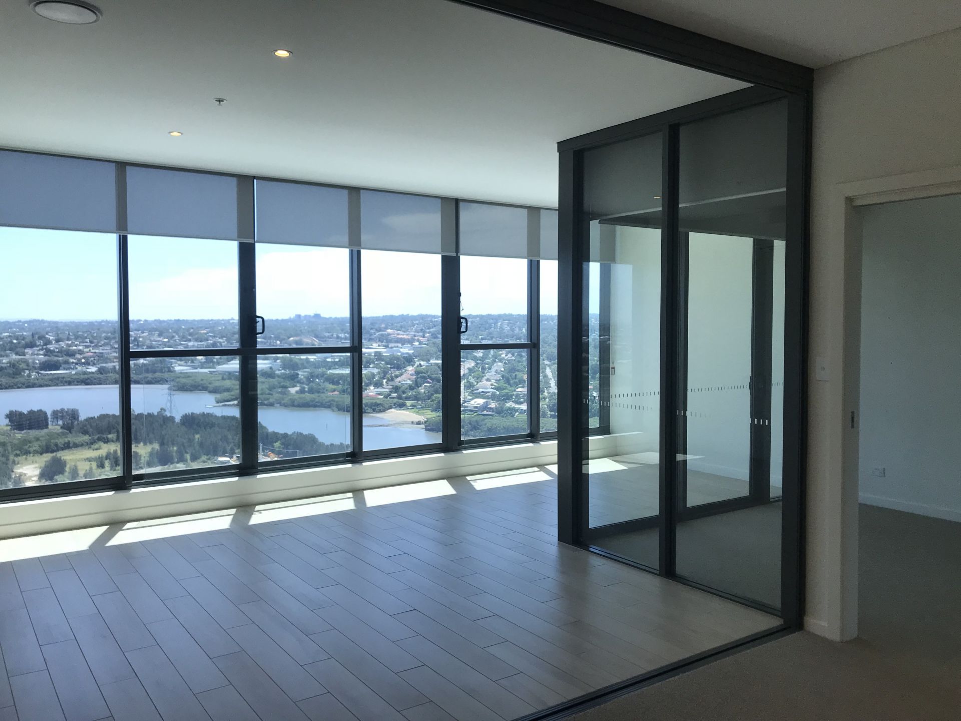 2513/11 Wentworth Place, Wentworth Point Victory Lease