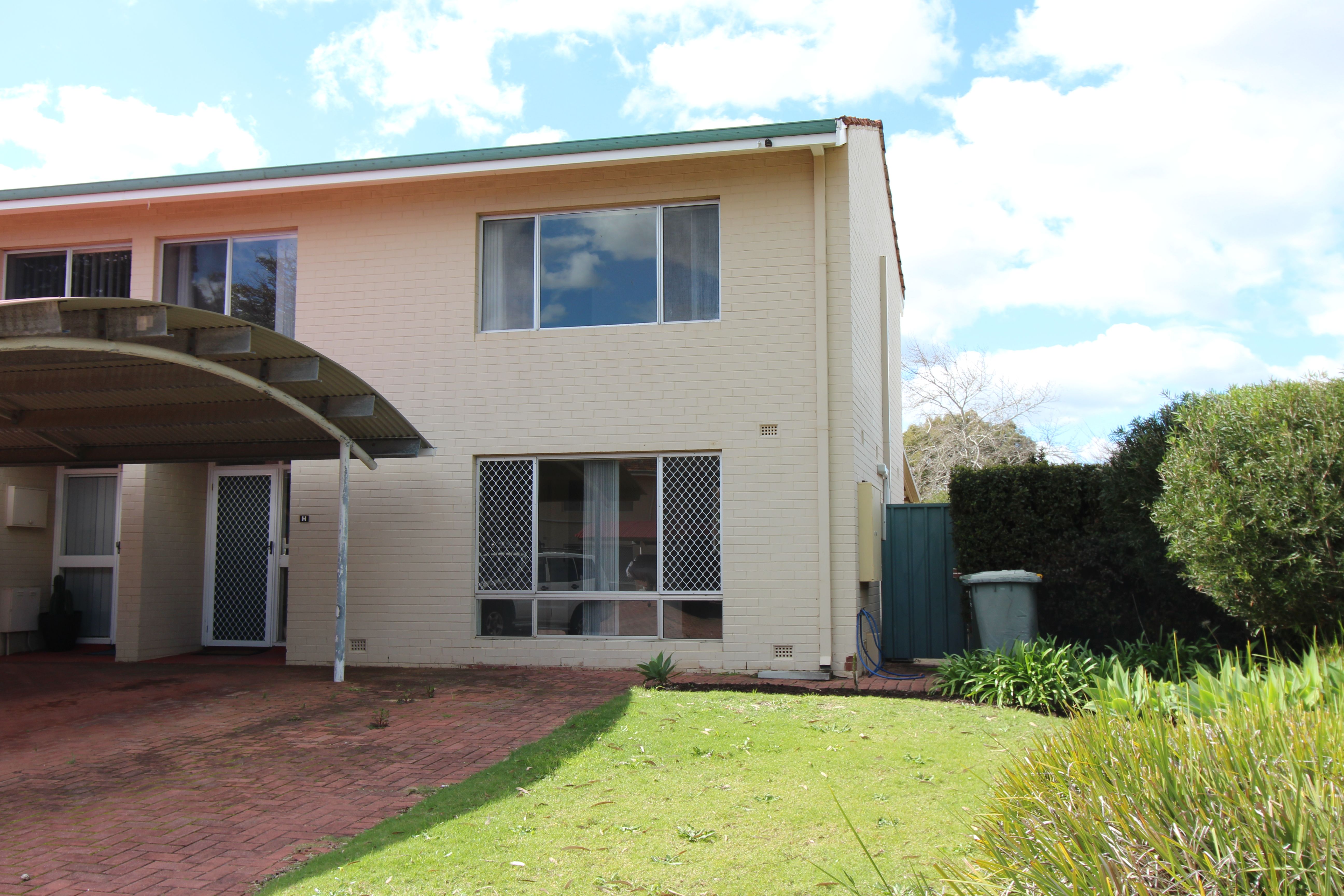 Real Estate For Sale 9H Shalford Way Girrawheen , WA