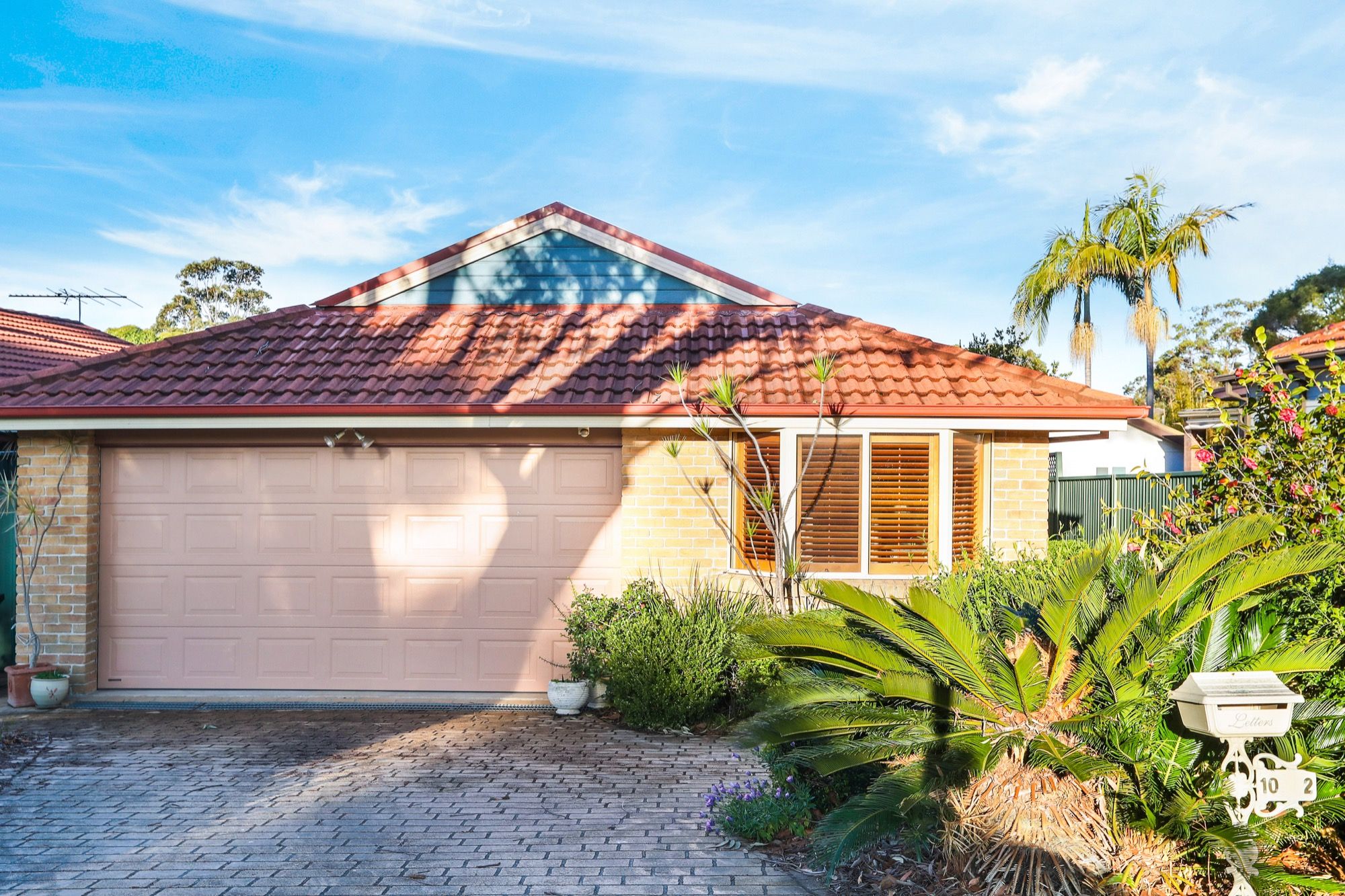 2/10 Grenville Avenue, CARINGBAH, NSW Abode Property Agents