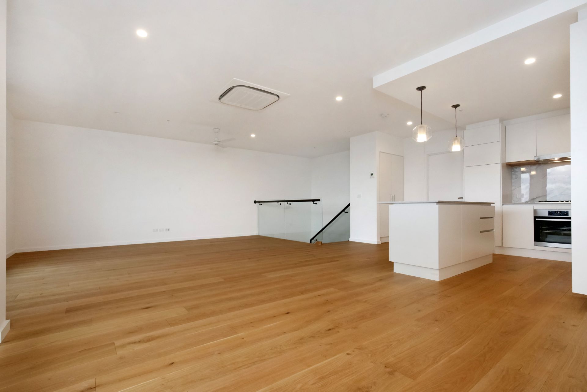 Real Estate For Lease 1005/3335 Plenty Road Preston , VIC