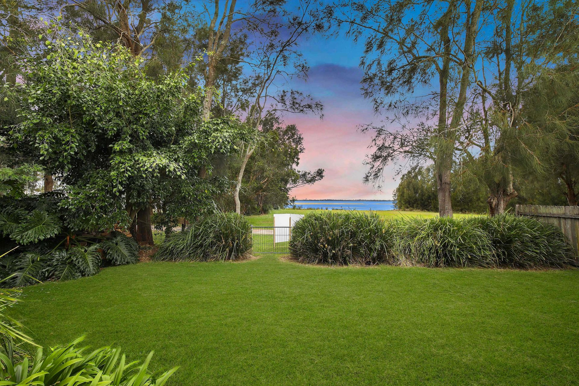 Real Estate For Sale 355 Lakedge Avenue Berkeley Vale , NSW