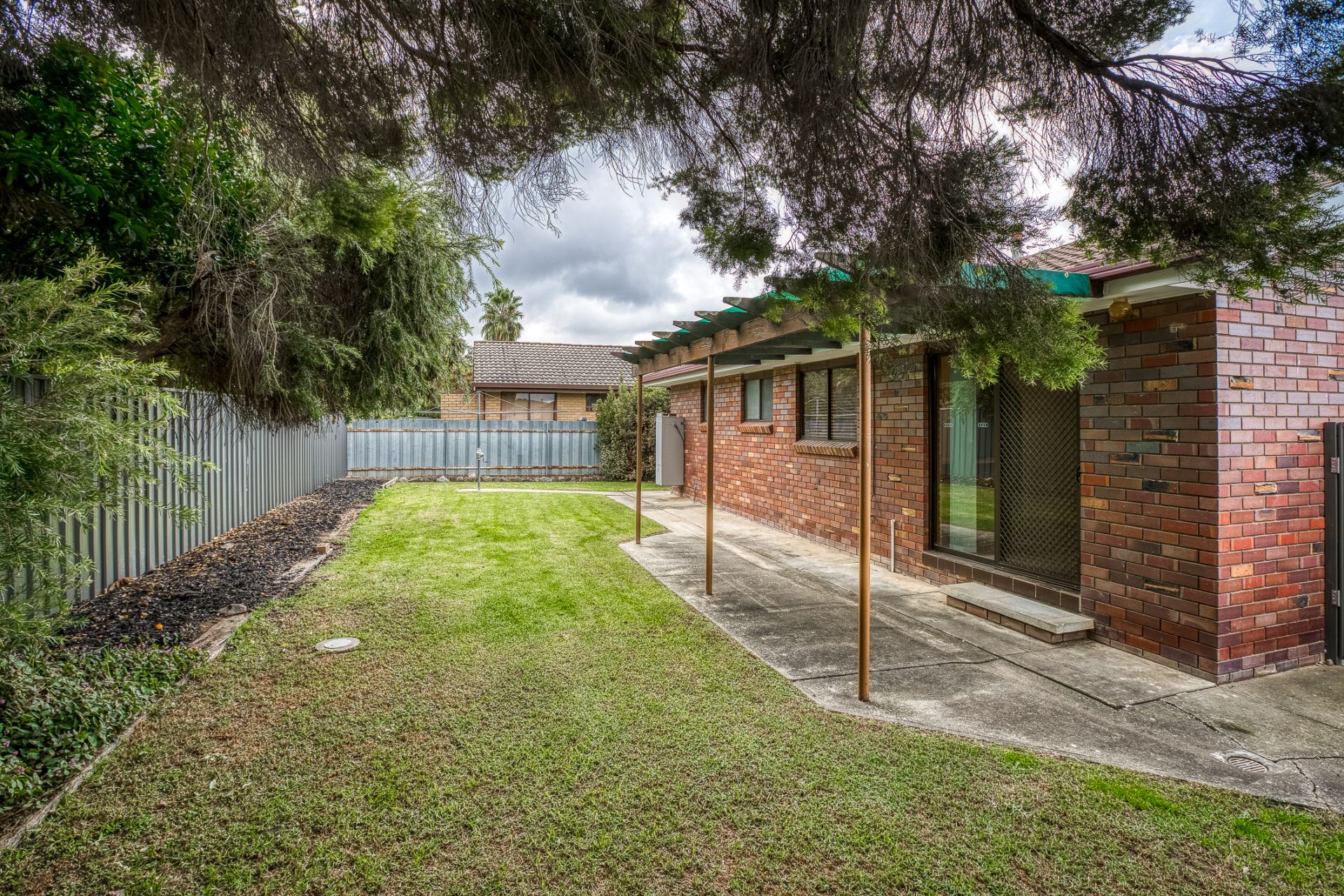 2/469 Ainslie Avenue, Lavington Rudy Yonson Real Estate