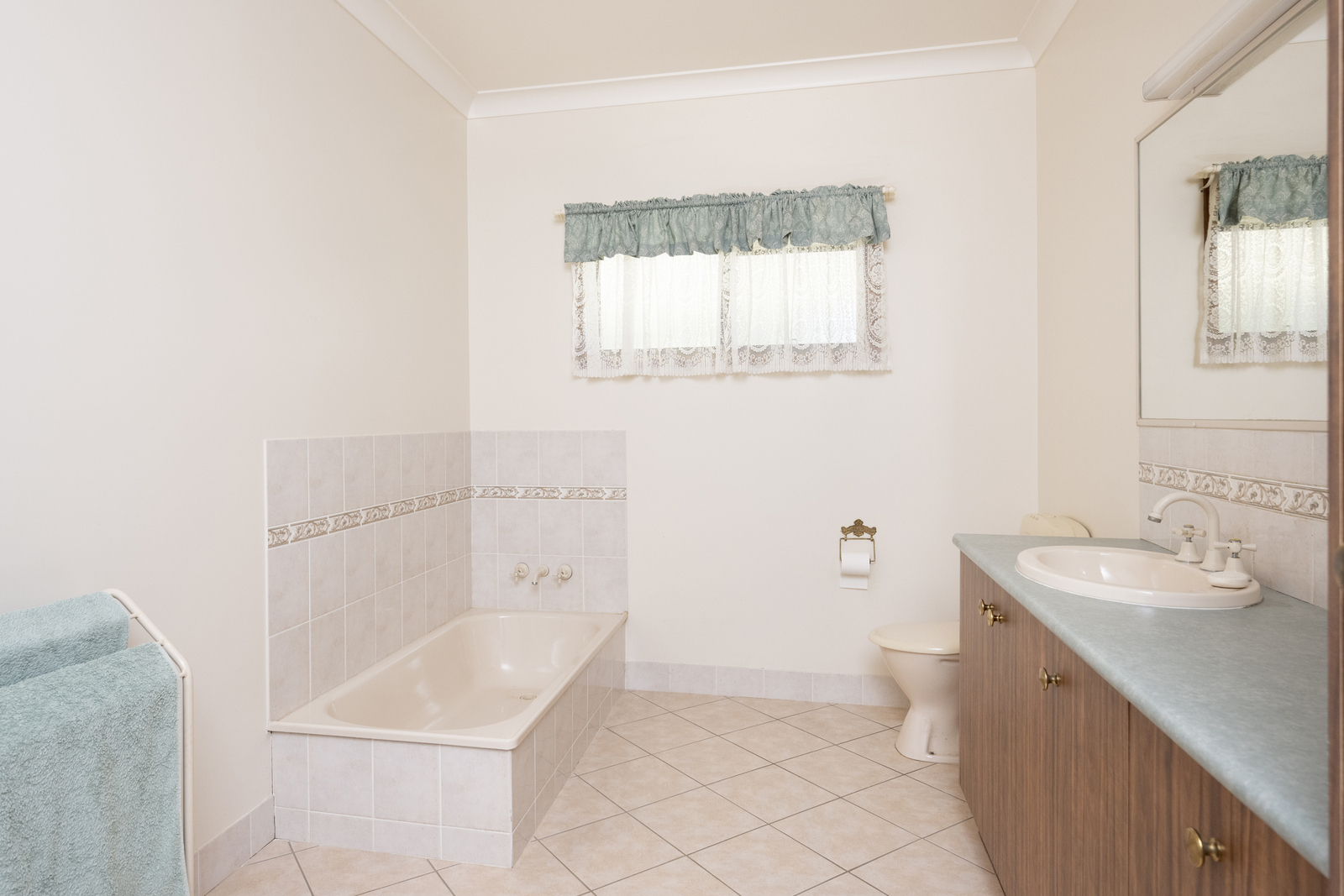 Real Estate For Sale 1138 Middle Road Peak Crossing , QLD