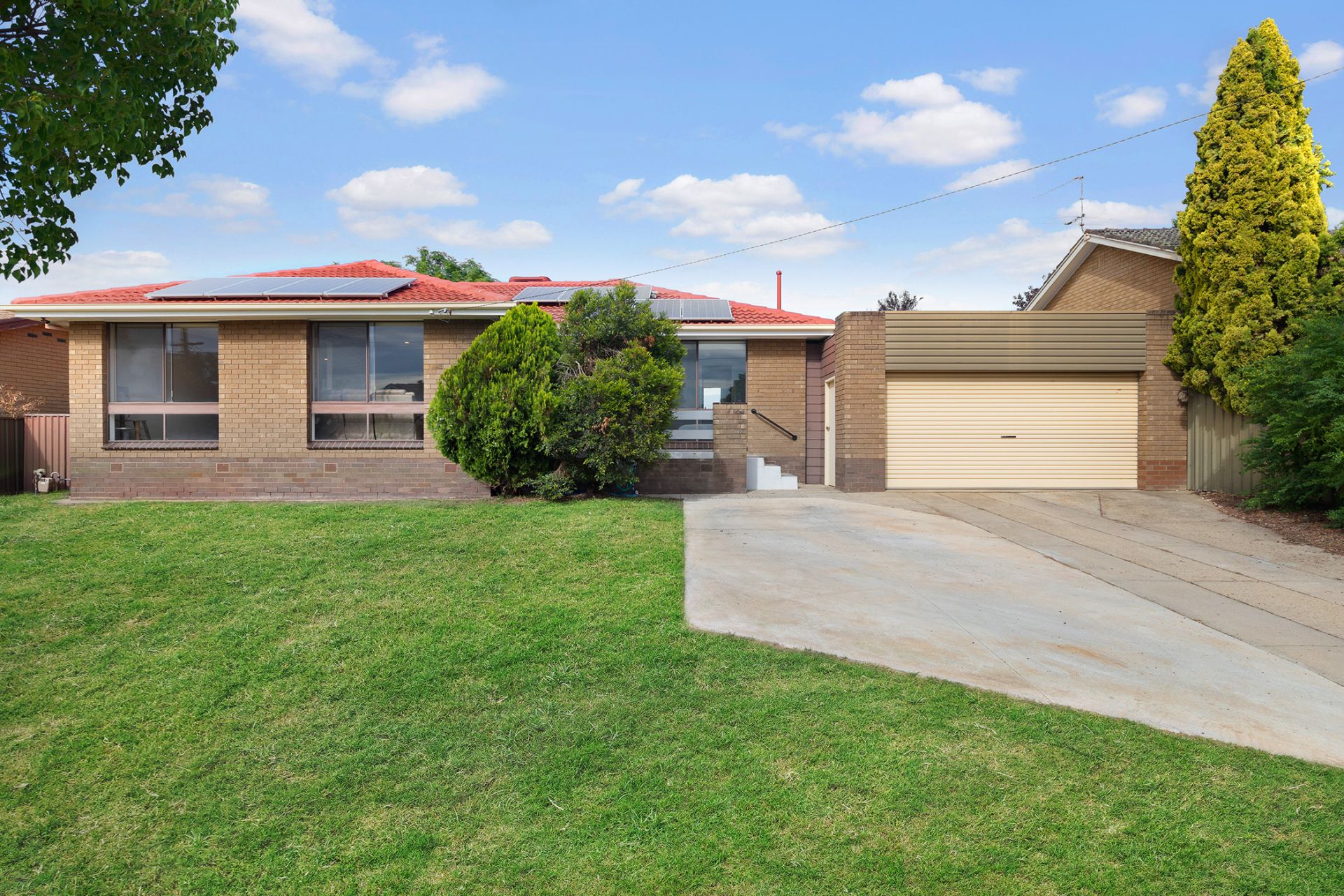 Real Estate For Sale 559 Regina Avenue North Albury , NSW