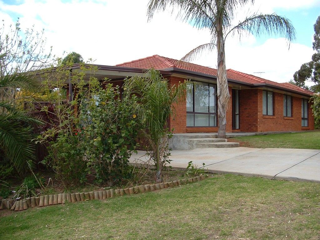 Real Estate For Sale 27 Falstaff Place Rosemeadow , NSW