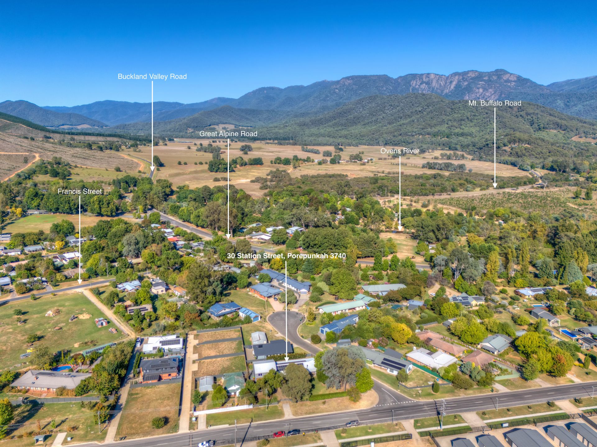 30 Station Street, Porepunkah Dickens Real Estate