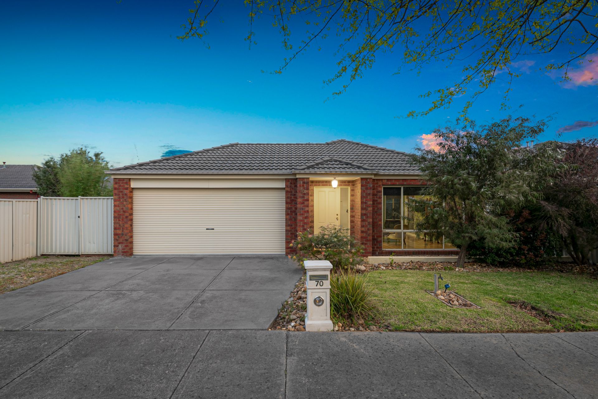 70 Oaklands Way, Pakenham OBrien Real Estate