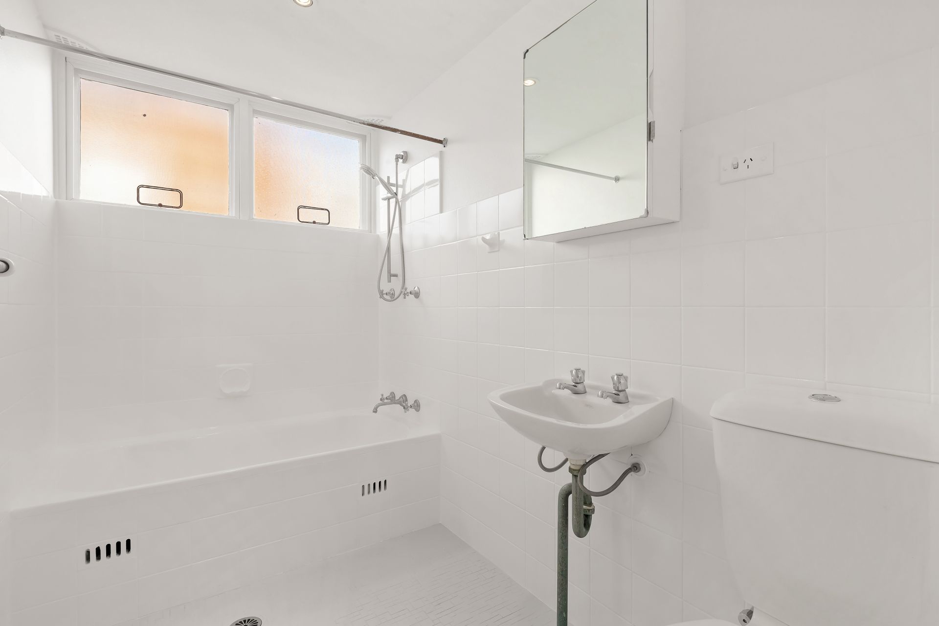 Real Estate For Sale 1/4 Grafton Crescent Dee Why , NSW