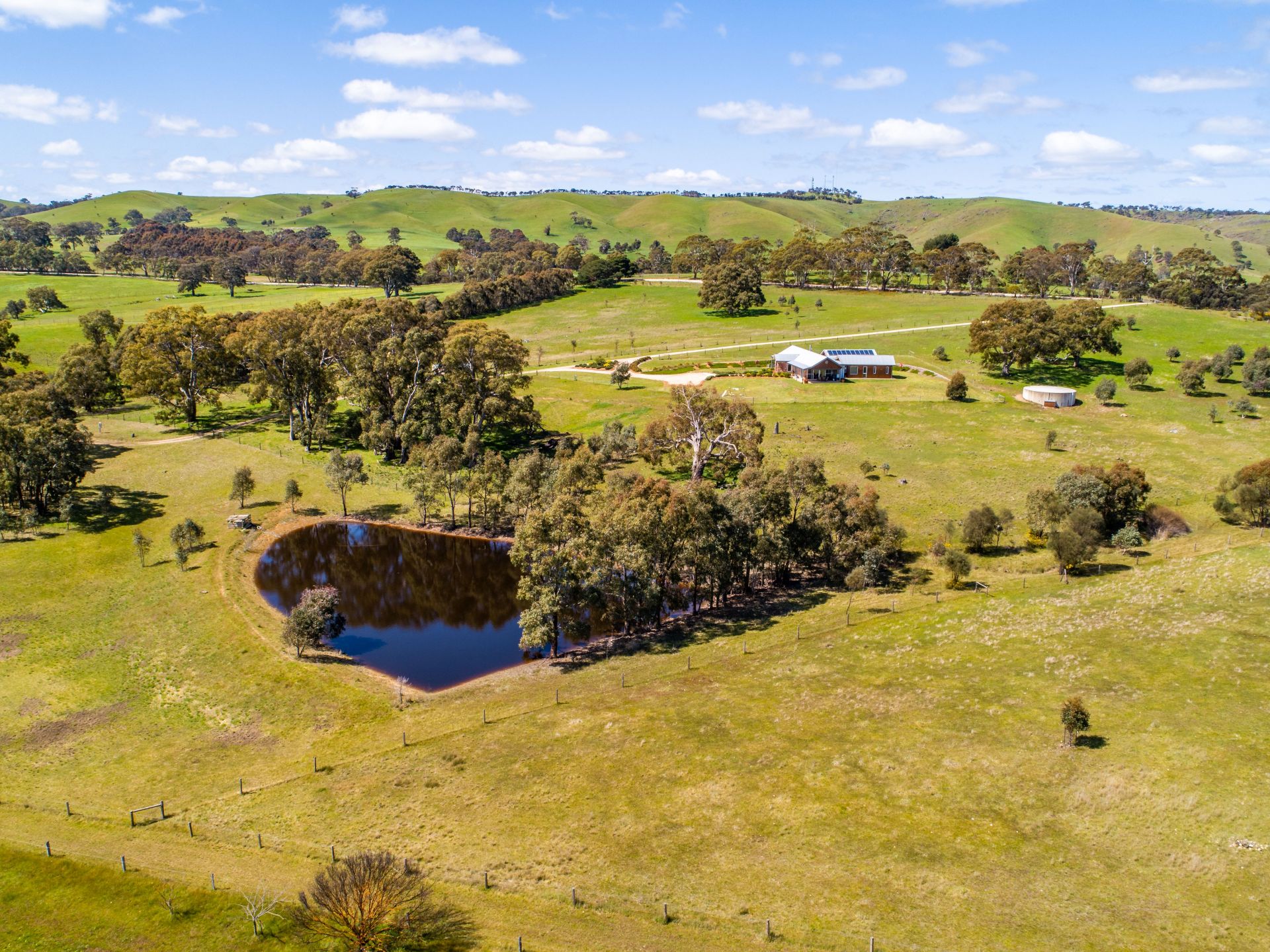 1433 Harrogate Road, Harrogate Adcock Real Estate